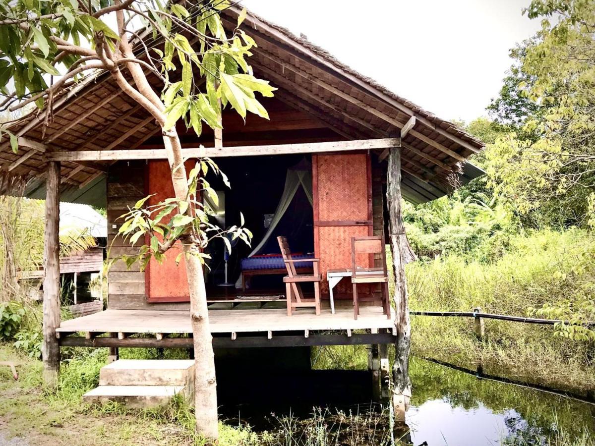 Frog Garden Hut Hotel Koh Phayam Exterior foto